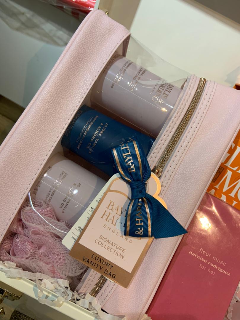 Fleur on the Rocks - Image 3