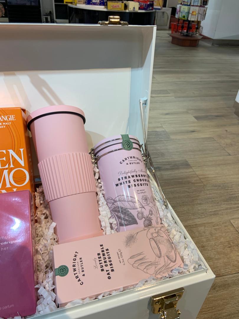 Fleur on the Rocks - Image 2