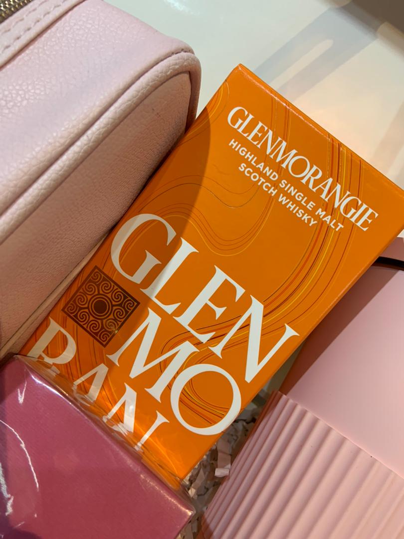 Fleur on the Rocks - Image 4