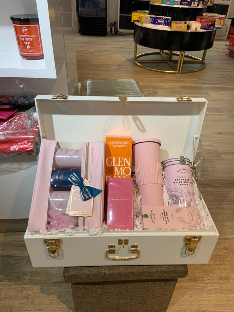 Fleur on the Rocks - Image 5