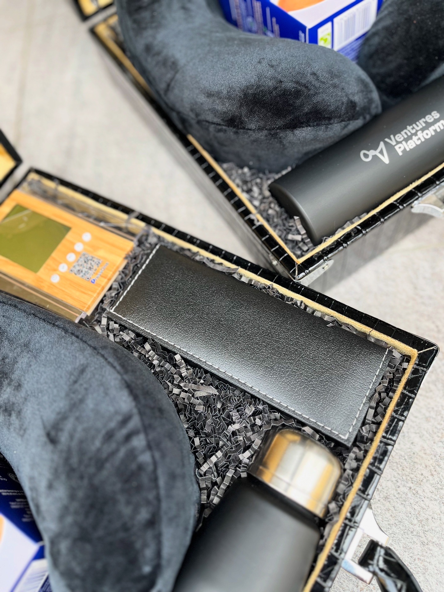 The Noir Voyager Set - Image 3